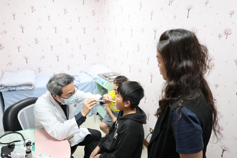 (จางฮั่ว) พบการระบาดของ ‘แบคทีเรียกินเนื้อคน’ ในครอบครัว! สมาชิก 8 คน ‘เจ็บคอเหมือนโดนมีดกรีด’ เผยมีอัตราการเสียชีวิตสูงถึง 50%